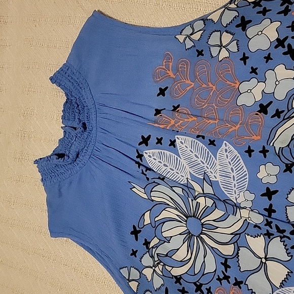 Womens top - Picture 2 of 6